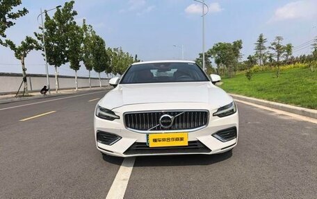 Volvo S60 III, 2021 год, 2 031 800 рублей, 2 фотография