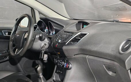 Ford Fiesta, 2016 год, 985 000 рублей, 20 фотография