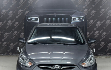 Hyundai Solaris II рестайлинг, 2013 год, 910 000 рублей, 2 фотография