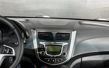 Hyundai Solaris II рестайлинг, 2013 год, 910 000 рублей, 17 фотография