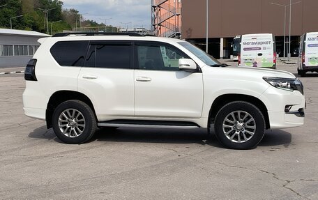 Toyota Land Cruiser Prado 150 рестайлинг 2, 2018 год, 5 900 000 рублей, 3 фотография