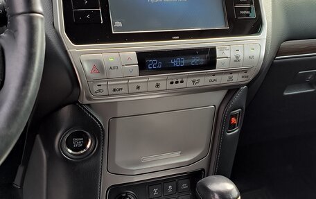 Toyota Land Cruiser Prado 150 рестайлинг 2, 2018 год, 5 900 000 рублей, 13 фотография