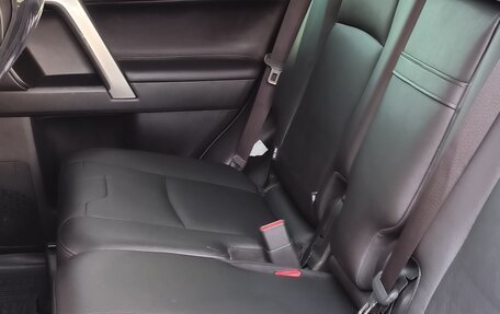 Toyota Land Cruiser Prado 150 рестайлинг 2, 2018 год, 5 900 000 рублей, 14 фотография