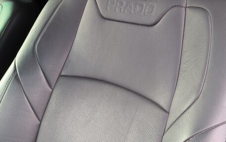 Toyota Land Cruiser Prado 150 рестайлинг 2, 2018 год, 5 900 000 рублей, 11 фотография