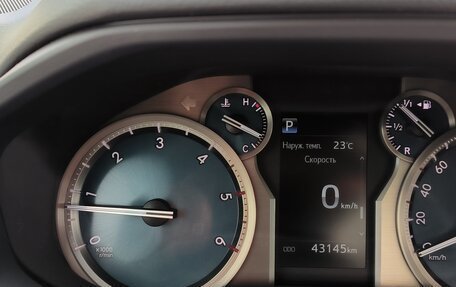 Toyota Land Cruiser Prado 150 рестайлинг 2, 2018 год, 5 900 000 рублей, 12 фотография