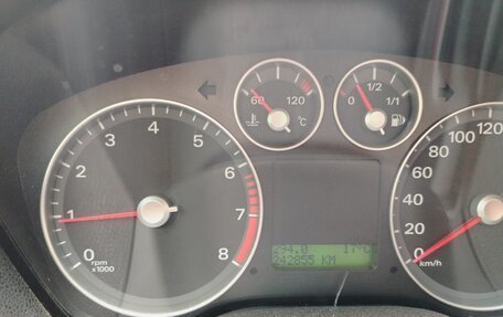 Ford Focus II рестайлинг, 2006 год, 330 000 рублей, 2 фотография