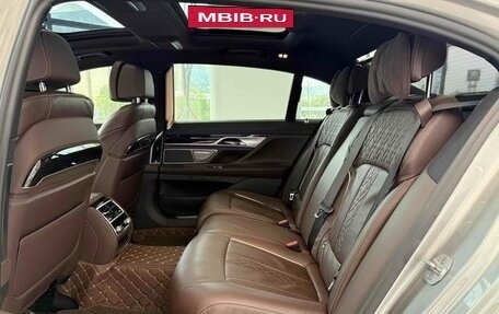 BMW 7 серия, 2021 год, 4 580 000 рублей, 9 фотография