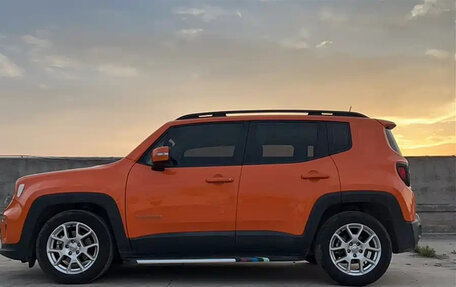 Jeep Renegade I рестайлинг, 2021 год, 1 250 000 рублей, 4 фотография
