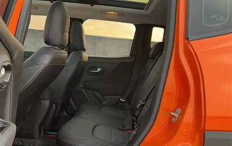 Jeep Renegade I рестайлинг, 2021 год, 1 250 000 рублей, 13 фотография