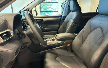 Toyota Highlander, 2025 год, 5 450 000 рублей, 21 фотография