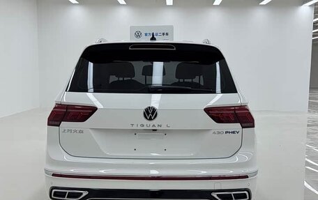 Volkswagen Tiguan II, 2022 год, 2 200 000 рублей, 6 фотография