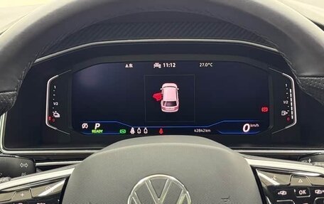 Volkswagen Tiguan II, 2022 год, 2 200 000 рублей, 9 фотография