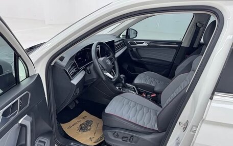 Volkswagen Tiguan II, 2022 год, 2 200 000 рублей, 7 фотография