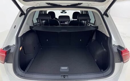 Volkswagen Tiguan II, 2022 год, 2 200 000 рублей, 14 фотография