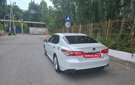 Toyota Camry, 2020 год, 3 050 000 рублей, 4 фотография
