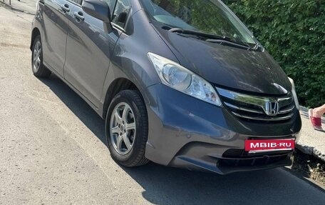 Honda Freed I, 2013 год, 1 245 000 рублей, 3 фотография