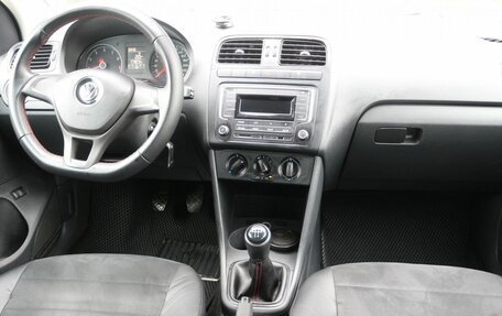 Volkswagen Polo VI (EU Market), 2017 год, 750 000 рублей, 11 фотография