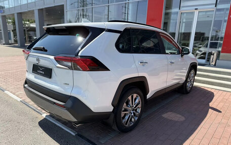 Toyota RAV4, 2021 год, 3 990 000 рублей, 6 фотография