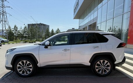 Toyota RAV4, 2021 год, 3 990 000 рублей, 9 фотография
