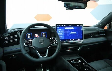 Volkswagen Tiguan, 2024 год, 4 450 000 рублей, 14 фотография