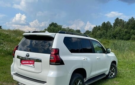 Toyota Land Cruiser Prado 150 рестайлинг 2, 2017 год, 4 870 000 рублей, 3 фотография
