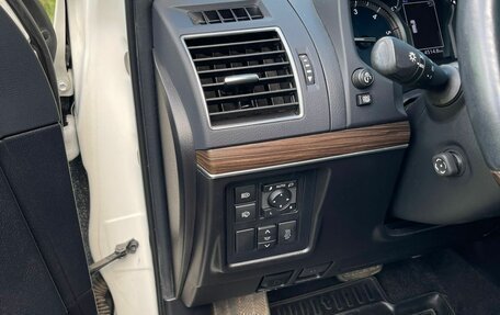 Toyota Land Cruiser Prado 150 рестайлинг 2, 2017 год, 4 870 000 рублей, 11 фотография
