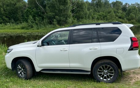 Toyota Land Cruiser Prado 150 рестайлинг 2, 2017 год, 4 870 000 рублей, 5 фотография