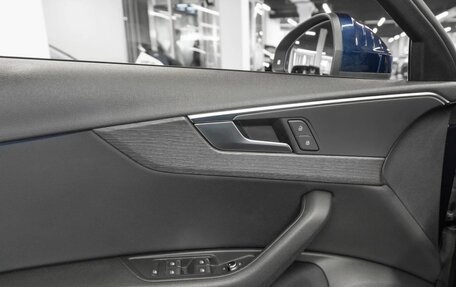 Audi A4, 2018 год, 2 450 000 рублей, 9 фотография