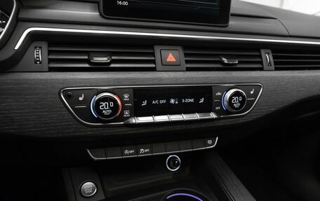 Audi A4, 2018 год, 2 450 000 рублей, 10 фотография
