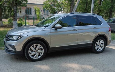 Volkswagen Tiguan II, 2021 год, 3 400 000 рублей, 3 фотография