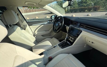 Volkswagen Passat B8 рестайлинг, 2016 год, 1 900 000 рублей, 8 фотография
