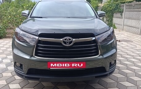 Toyota Highlander III, 2016 год, 3 200 000 рублей, 2 фотография