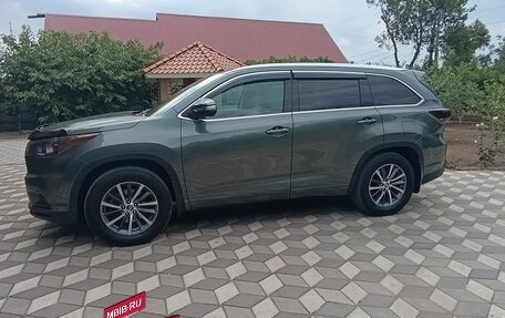 Toyota Highlander III, 2016 год, 3 200 000 рублей, 3 фотография