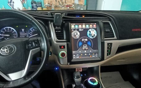Toyota Highlander III, 2016 год, 3 200 000 рублей, 10 фотография