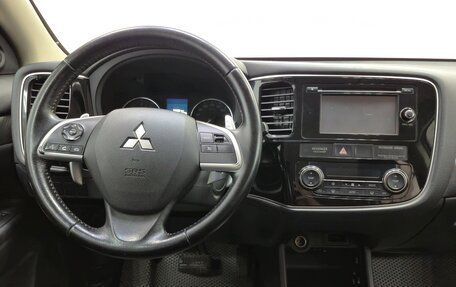 Mitsubishi Outlander III рестайлинг 3, 2014 год, 1 200 000 рублей, 12 фотография