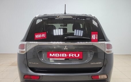 Mitsubishi Outlander III рестайлинг 3, 2014 год, 1 200 000 рублей, 5 фотография