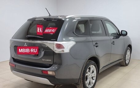 Mitsubishi Outlander III рестайлинг 3, 2014 год, 1 200 000 рублей, 4 фотография