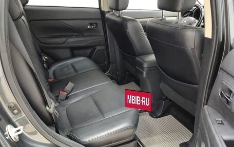 Mitsubishi Outlander III рестайлинг 3, 2014 год, 1 200 000 рублей, 16 фотография