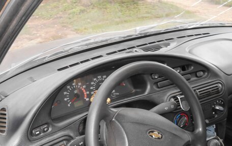 Chevrolet Niva I рестайлинг, 2004 год, 150 000 рублей, 8 фотография