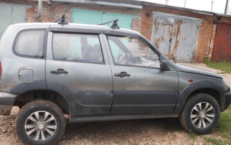 Chevrolet Niva I рестайлинг, 2004 год, 150 000 рублей, 6 фотография