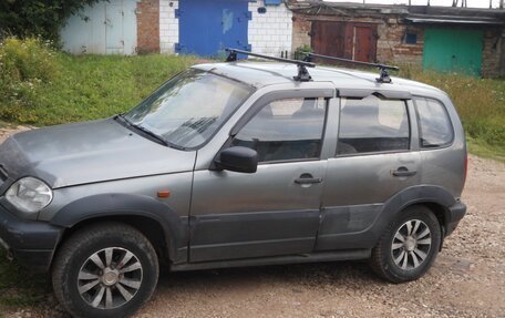 Chevrolet Niva I рестайлинг, 2004 год, 150 000 рублей, 5 фотография