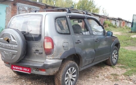 Chevrolet Niva I рестайлинг, 2004 год, 150 000 рублей, 2 фотография