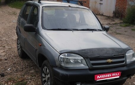 Chevrolet Niva I рестайлинг, 2004 год, 150 000 рублей, 11 фотография