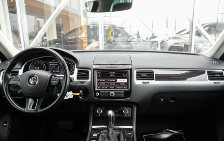 Volkswagen Touareg III, 2017 год, 3 445 000 рублей, 2 фотография