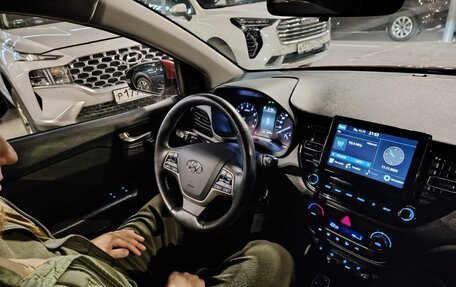 Hyundai Solaris II рестайлинг, 2020 год, 1 675 000 рублей, 4 фотография