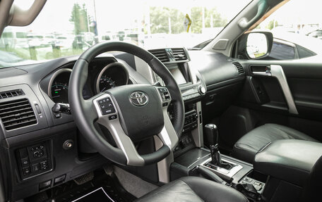 Toyota Land Cruiser Prado 150 рестайлинг 2, 2010 год, 2 498 000 рублей, 21 фотография