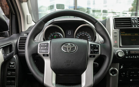 Toyota Land Cruiser Prado 150 рестайлинг 2, 2010 год, 2 498 000 рублей, 25 фотография