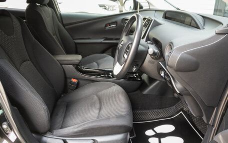 Toyota Prius IV XW50, 2018 год, 1 659 000 рублей, 8 фотография