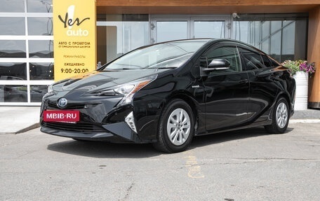Toyota Prius IV XW50, 2018 год, 1 659 000 рублей, 12 фотография