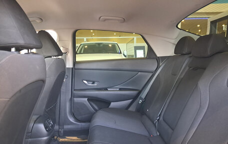 Hyundai Elantra, 2023 год, 2 312 000 рублей, 12 фотография